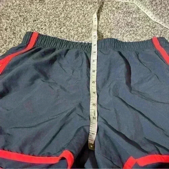 Under Armour Gym Shorts HeatGear Semi-Fitted Lined Athletic Womens Size Small - Picture 2 of 9